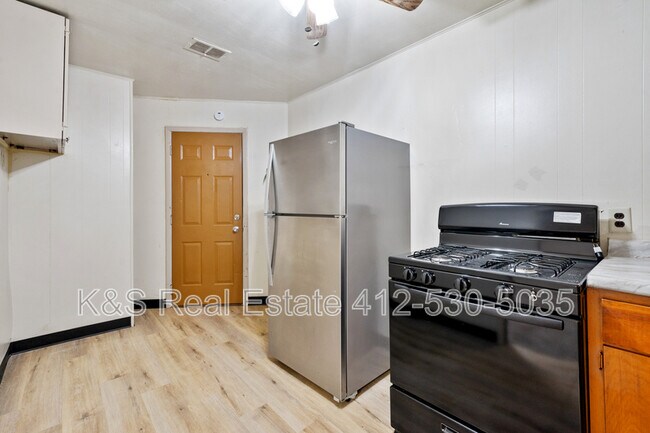 Foto del edificio - 441-443-445 Library St