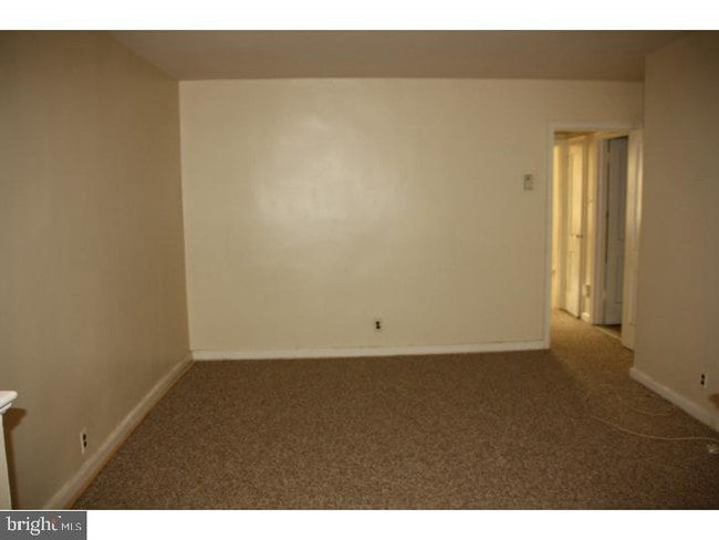 Building Photo - 1430 Hellerman St