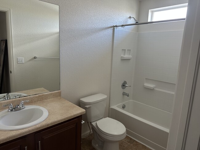 Foto del edificio - 9444 Castle Oaks Dr