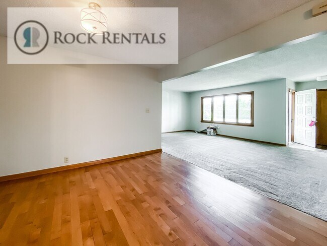 Foto del edificio - 3 Bed 1.5 Bath House in Convenient Location
