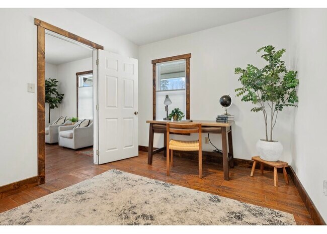 Building Photo - 224 Somers Ave