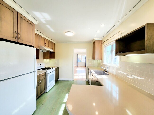 Foto del edificio - Lovely 2 bedroom house in San Mateo