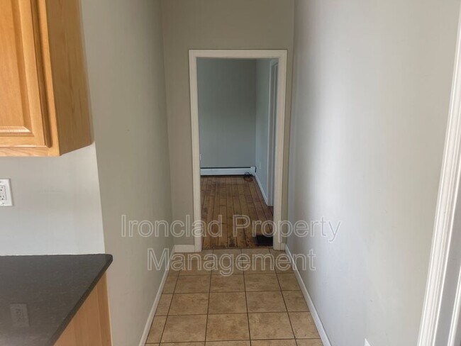 Building Photo - 132 Jubilee St
