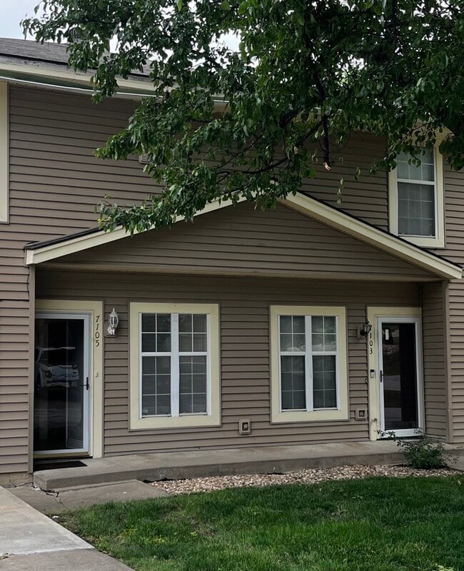 Building Photo - 7105 NE Kingston Ct