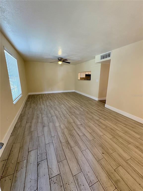 Foto del edificio - 305 W Grant St