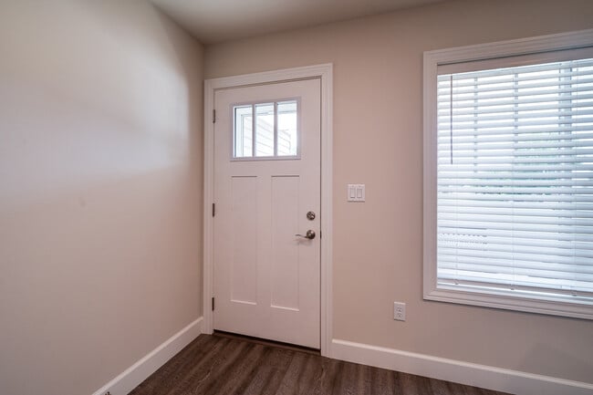 Foto del edificio - 512 Dearbaugh Ave