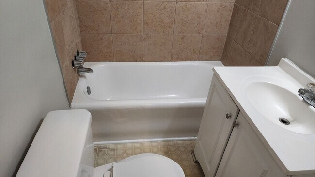 Building Photo - 3 Bedroom 2 Bath Home $0 Down Option