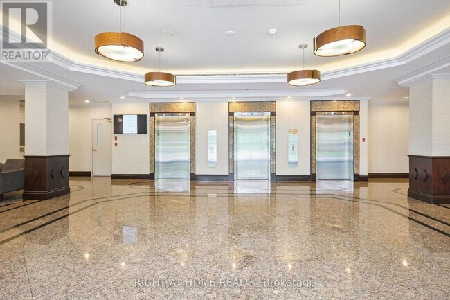 Building Photo - 2155 Burnhamthorpe Rd W