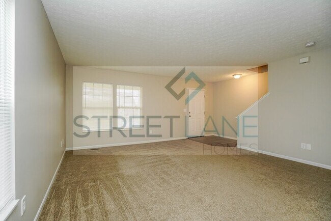 Building Photo - REDUCED!