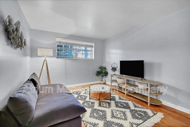 Building Photo - 608 S Lincoln Ave