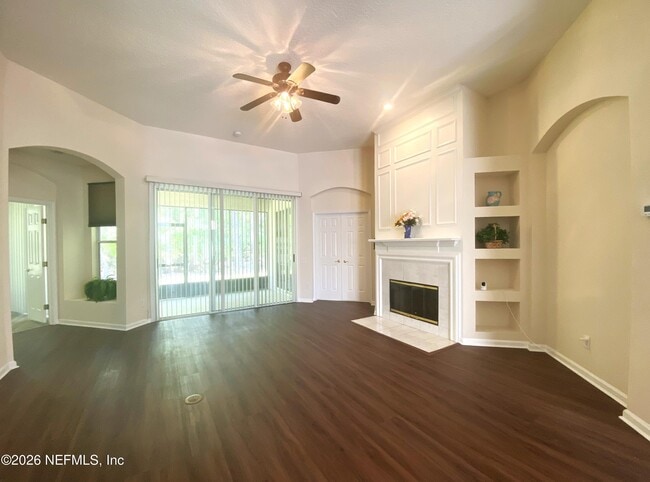 Building Photo - 10519 Creston Glen Cir E