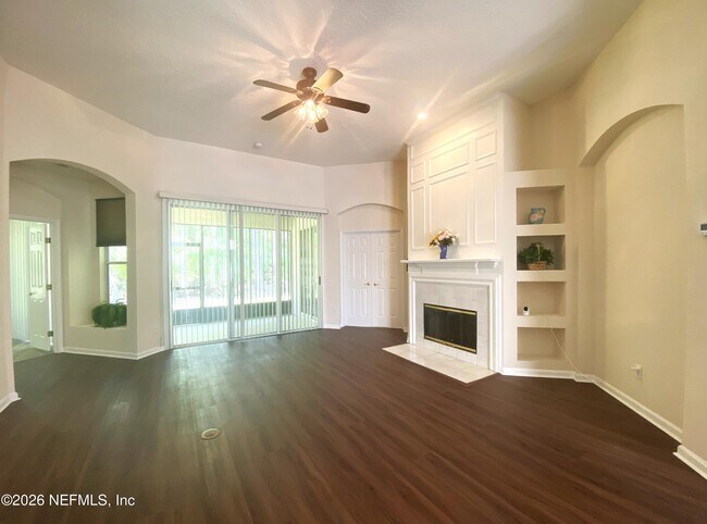 Foto del edificio - 10519 Creston Glen Cir E