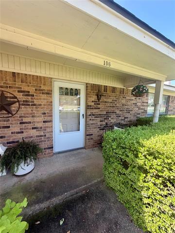 Building Photo - 106 N W Pk Dr
