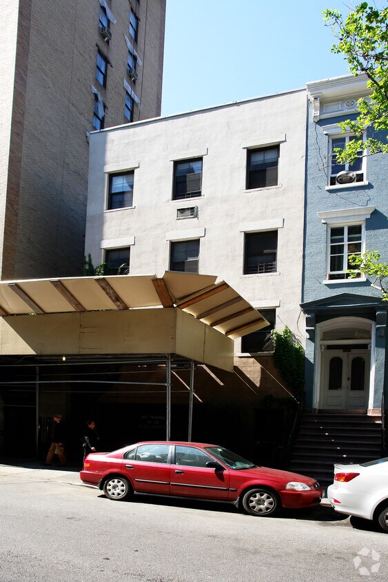 Building Photo - 206 W 15th St