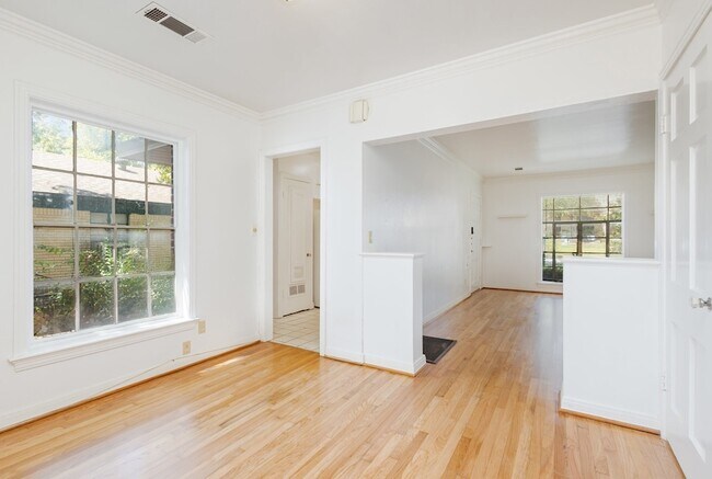 Foto del edificio - 6032 Marquita Ave