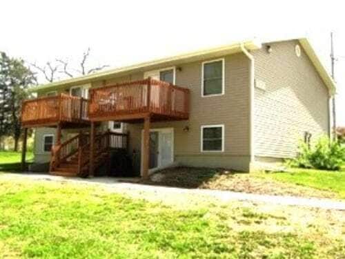 Primary Photo - 1002 Millwood Dr