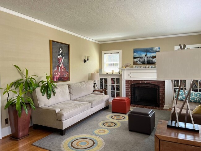 Living Room - 2904 NE Schuyler St