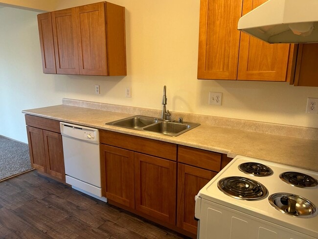 Building Photo - Belleau Woods: Your Home is Waiting!