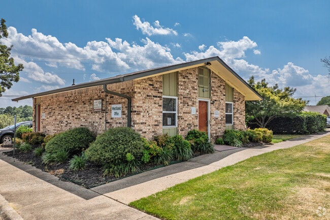 Building Photo - West Scenic Apartments