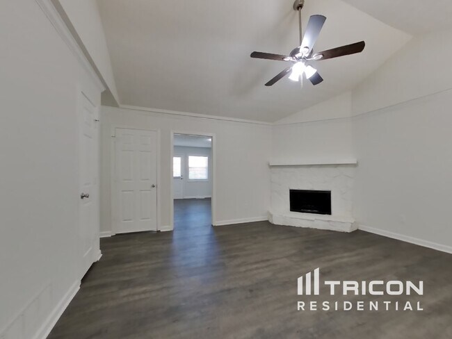 Building Photo - 3764 Cherokee Overlook Dr