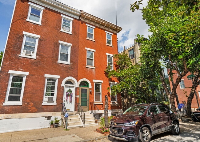 Building Photo - 2433 Aspen St