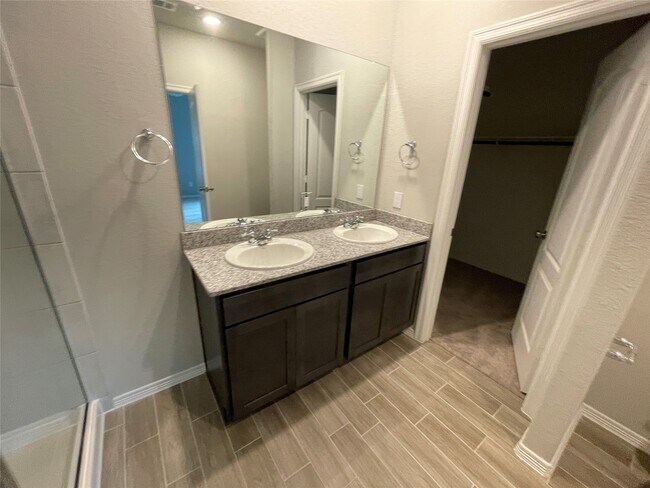 Foto del edificio - 954 Redinger Ridge Dr