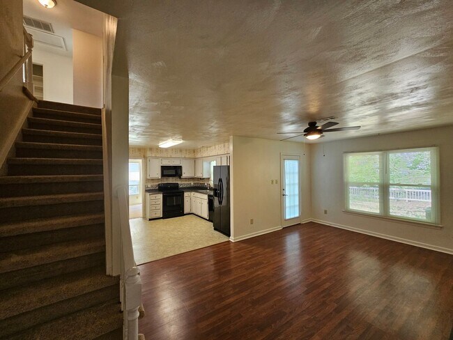 Foto del edificio - LYNBROOK LANDING