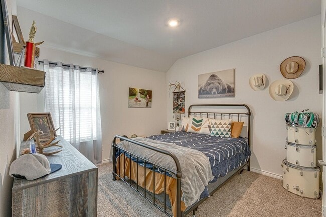 Building Photo - 125 Coyote Trl