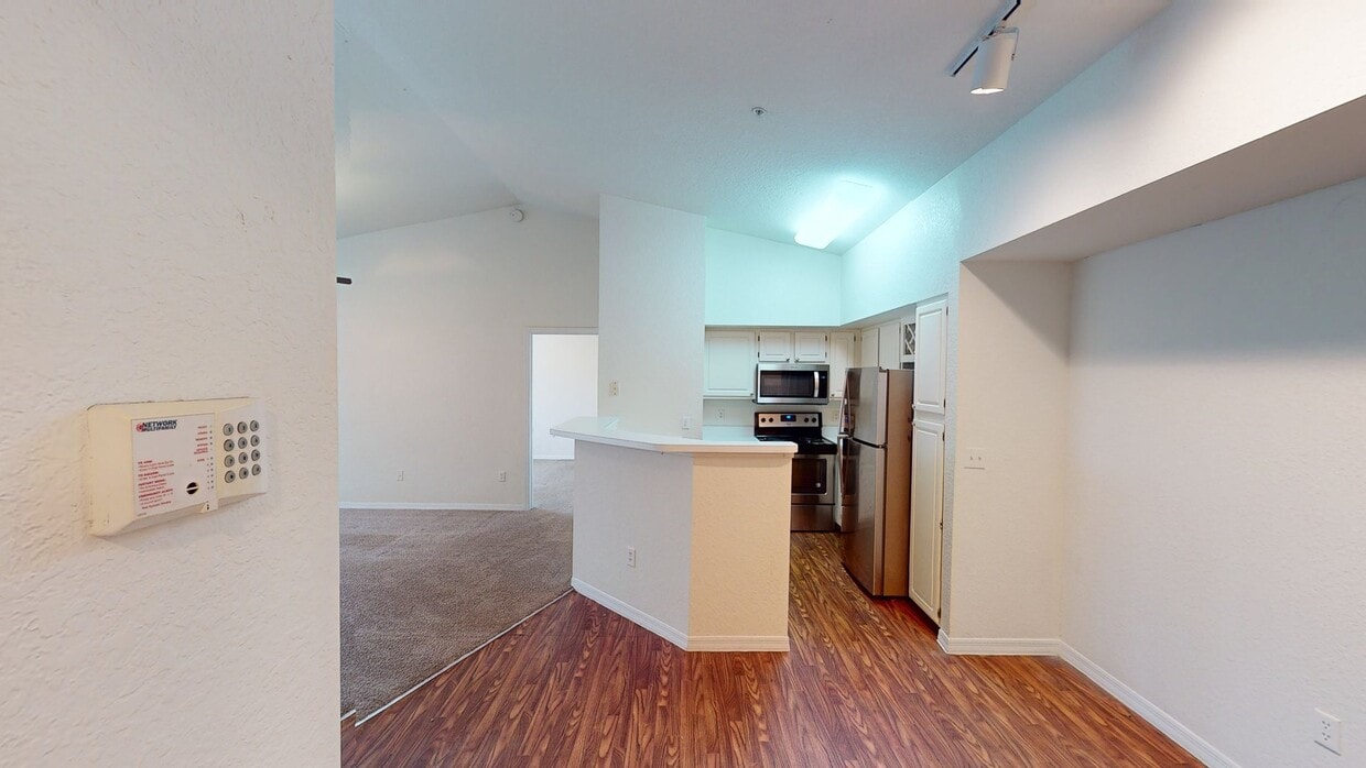 Photo - Ashton at Waterford Lakes Apartments