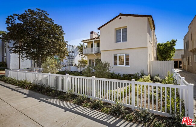 Foto del edificio - 8664 W Olympic Blvd