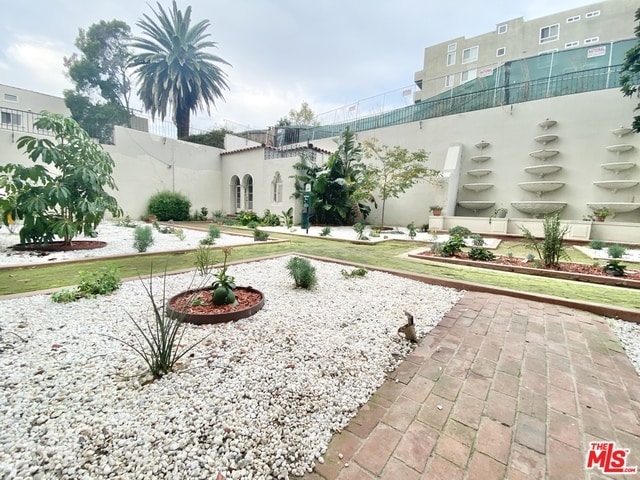 Building Photo - 2505 W 6th St