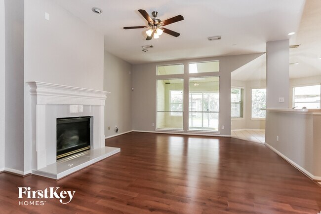 Building Photo - 10330 Claybrook Dr