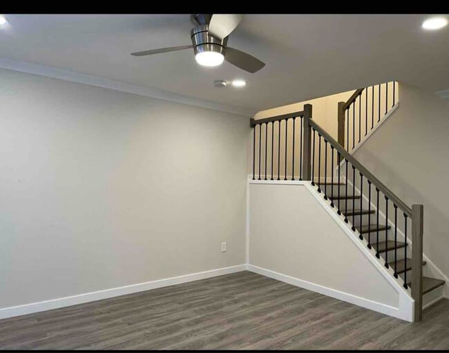 Building Photo - 208 Saratoga Ct