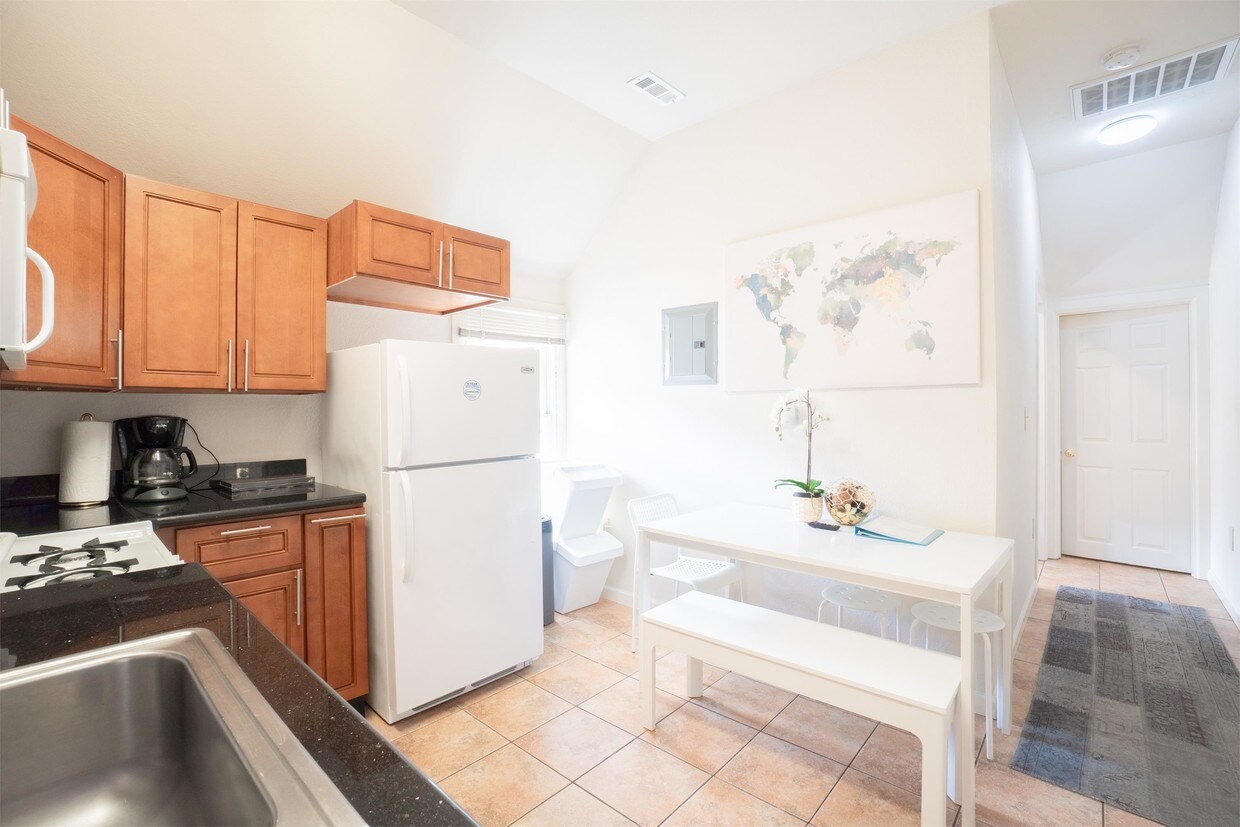 8 Dwight Way Unit 8, Berkeley, CA 94704 Apartment for Rent in