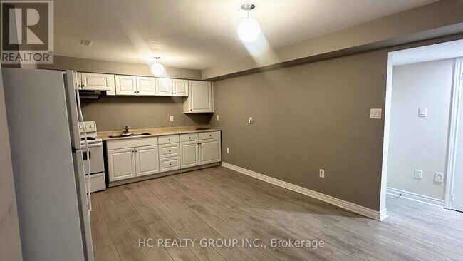 Photo du bâtiment - 821 Walsh Ct