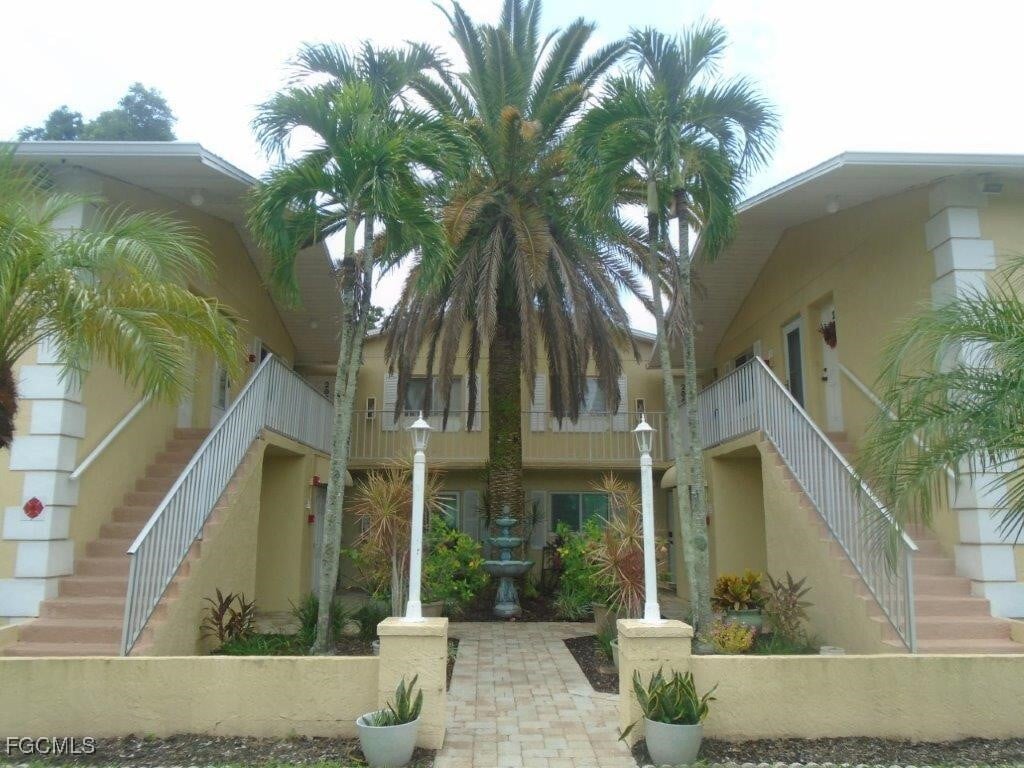 Primary Photo - 8140 Country Rd