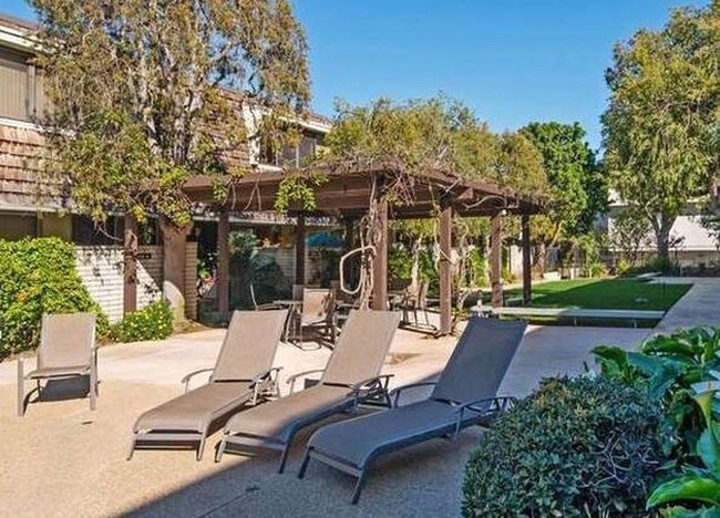 Courtyard & Patio Entrance to Unit - 4778 La Villa Marina