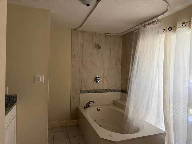 Building Photo - 535 Brandon Rd