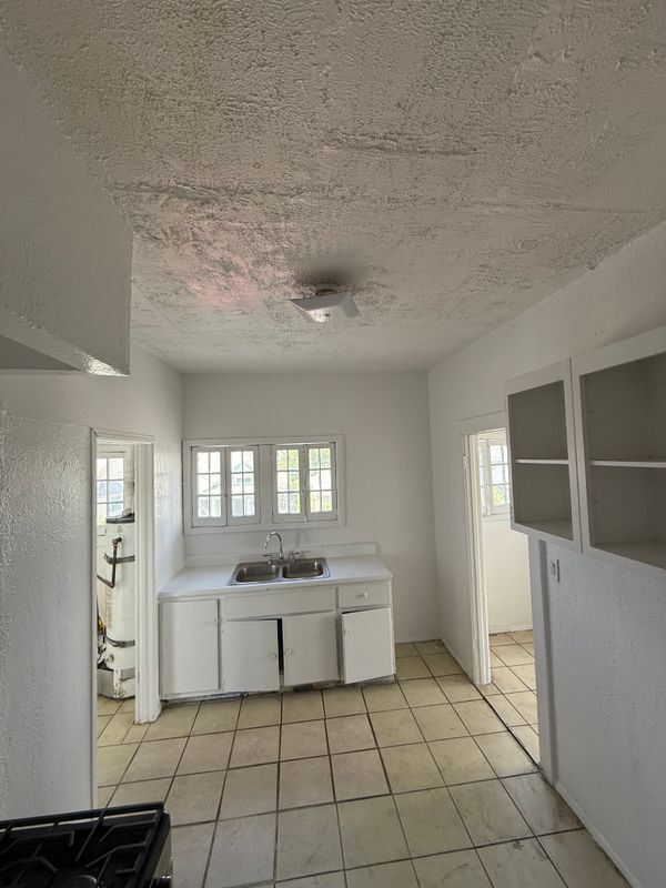 Foto del edificio - 116 S Mathews St