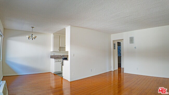 Foto del edificio - 447 W Elk Ave