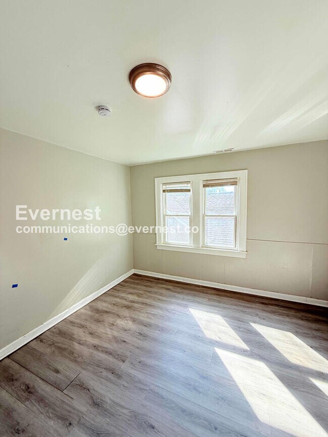 Foto del edificio - 5513 Somerset Ave