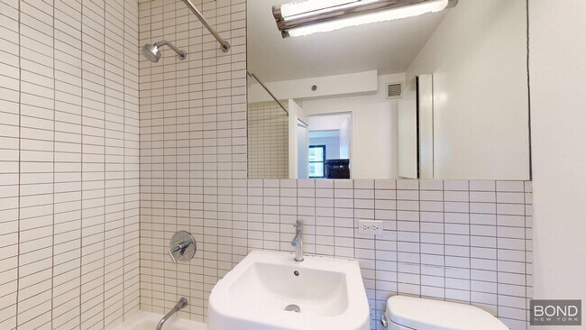Foto del edificio - 222 E 39th St