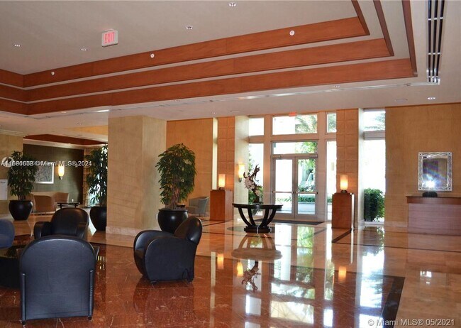 Foto del edificio - 7900 Harbor Island Dr