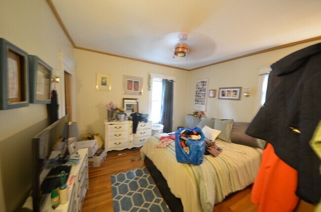 Foto del edificio - Very nice 3 bed 1 bath in Brighton.... SEPT 1ST MOVE IN