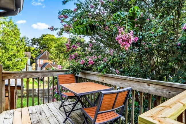 Cubierta - 66 Howell St NE