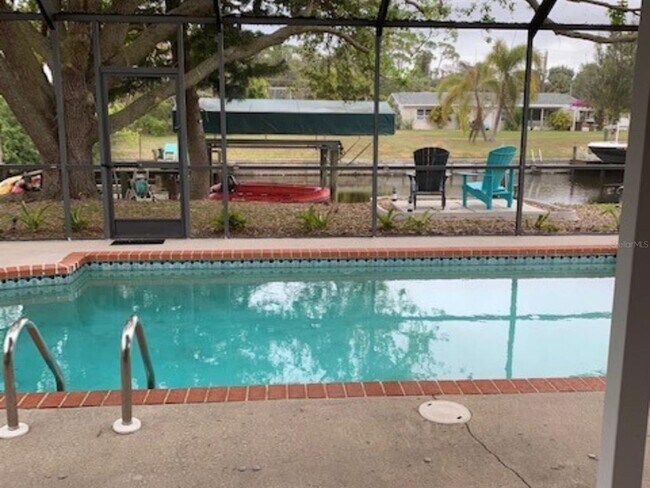 Foto del edificio - 18312 Driggers Ave