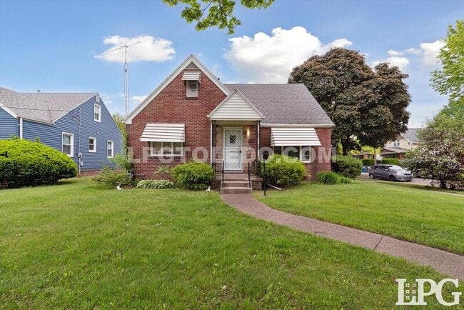 Building Photo - 3132 Mulberry St