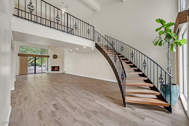 Foto del edificio - 3328 Plaza Del Paz