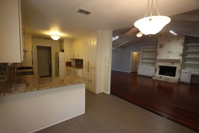 Building Photo - 311 Amberwood Cir