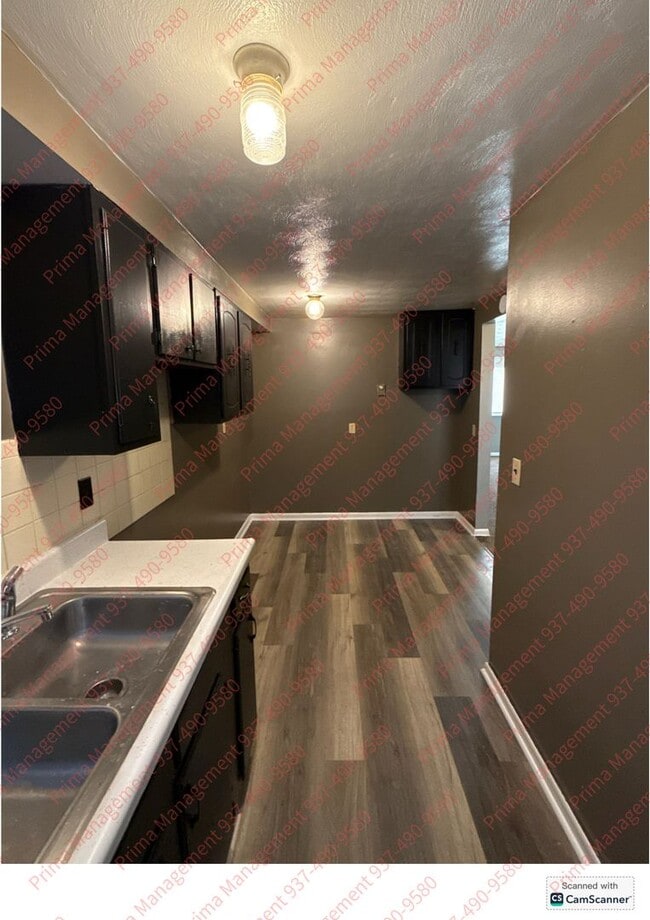 Foto del edificio - 21 W Parkwood Dr